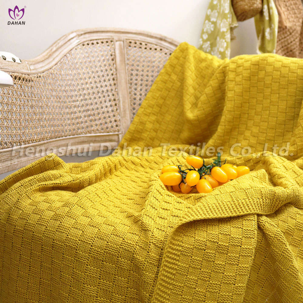 BK317 100% Acrylic knitted blanket.