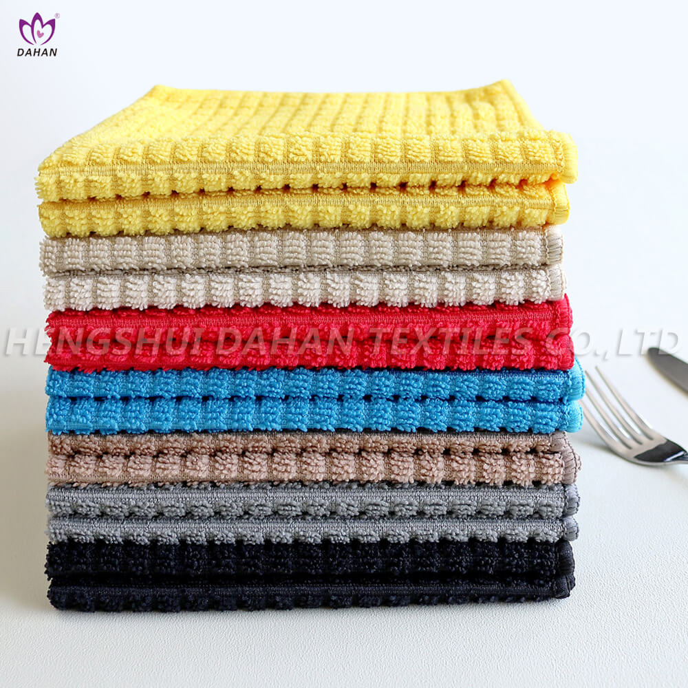 Microfiber solid color kitchen towels. 