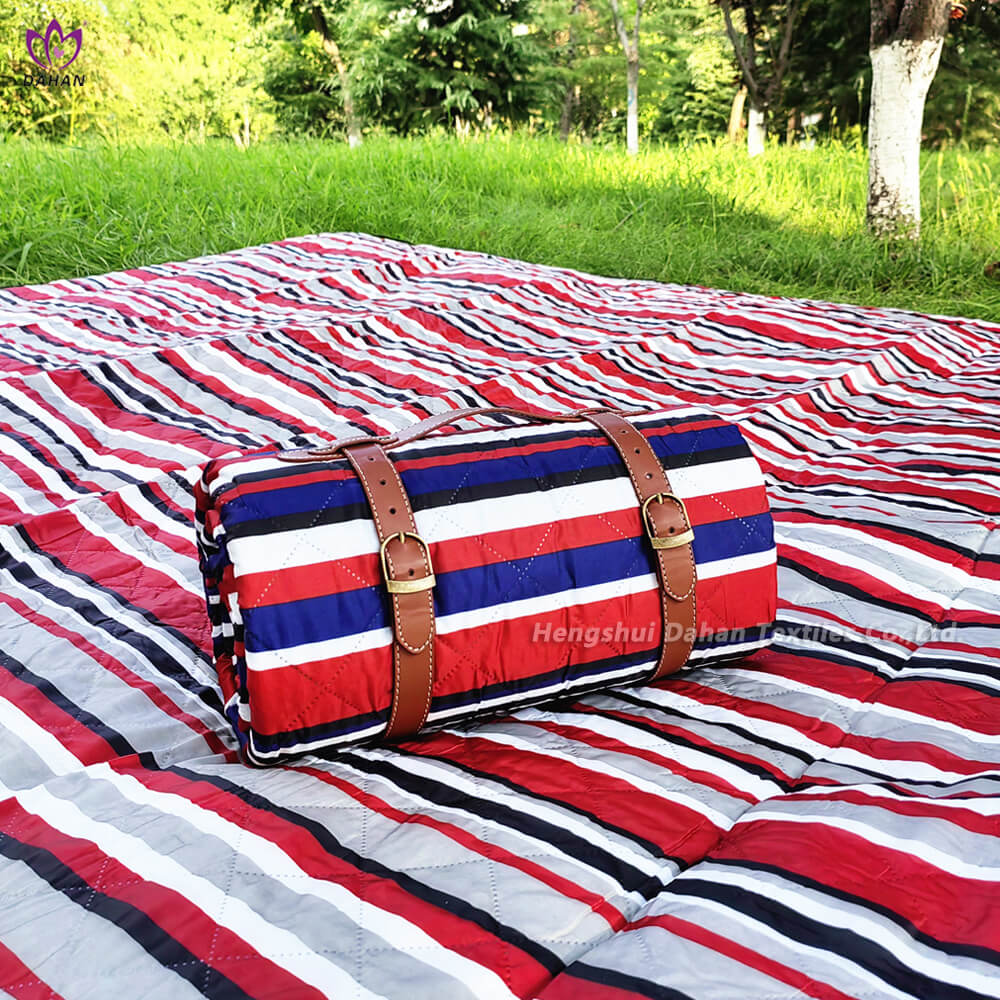 Waterproof picnic mat Outdoor picnic blanket with stripe printing​.