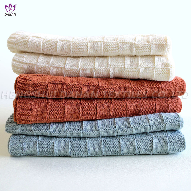 BK309 100% Acrylic knitted blanket .