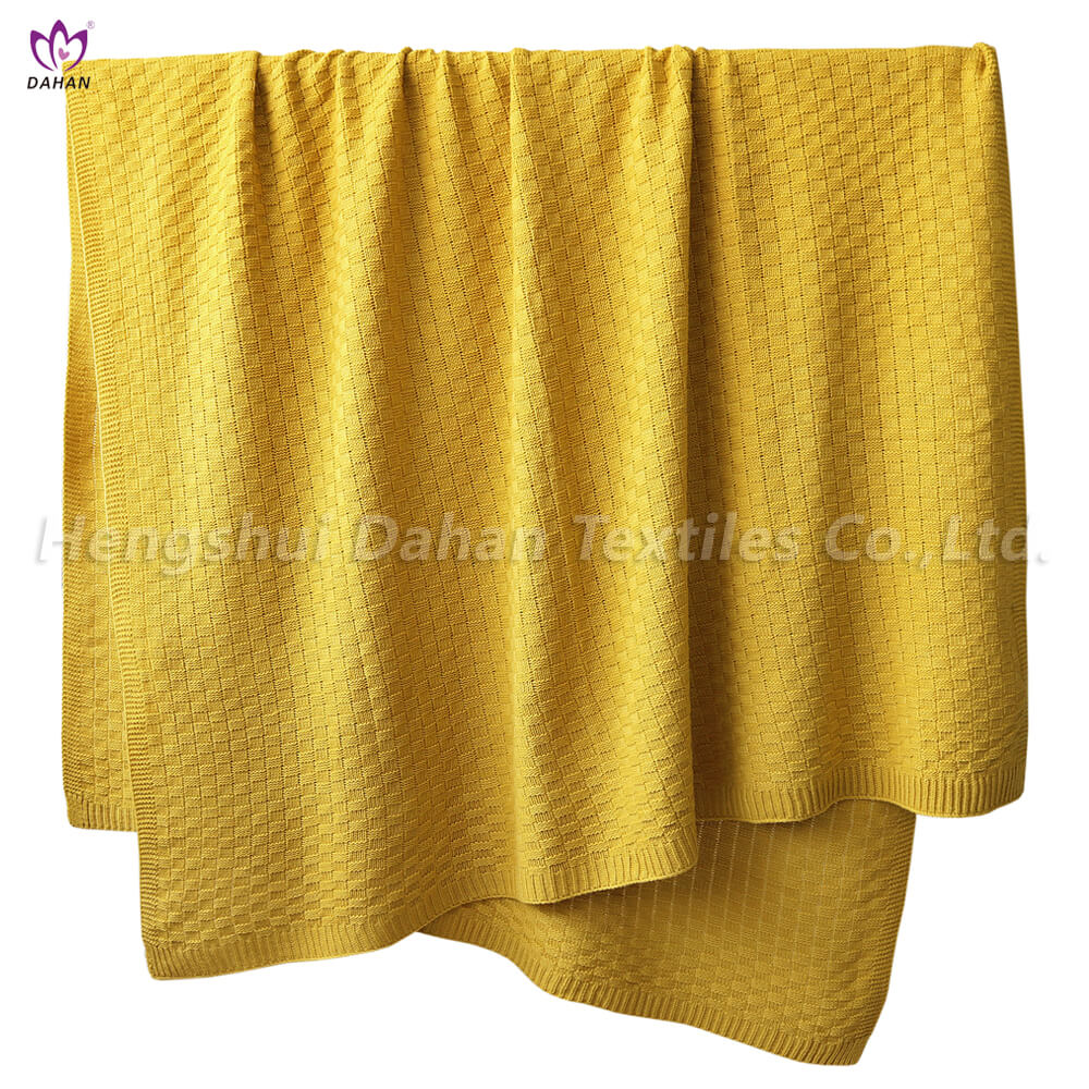 BK317 100% Acrylic knitted blanket.