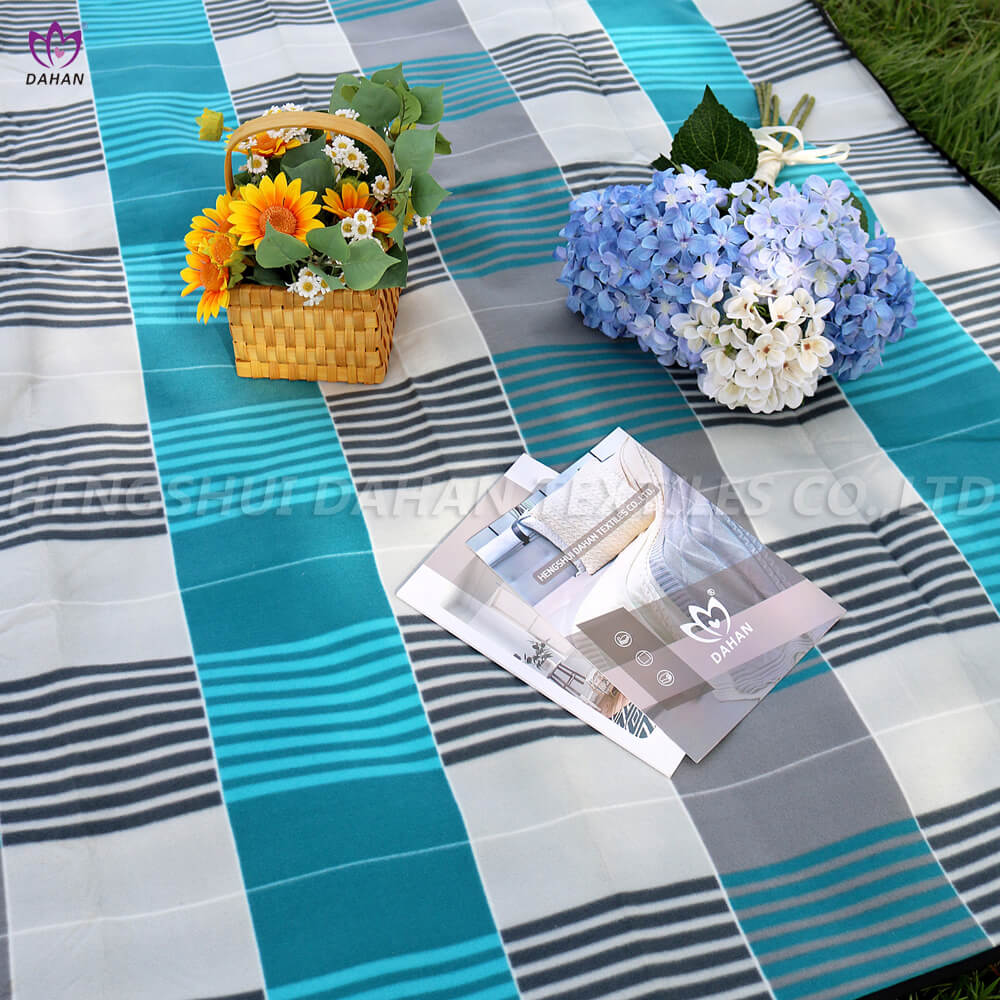  Waterproof printed picnic mat. PC84