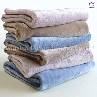 BK325 Solid color flannel blankets. 