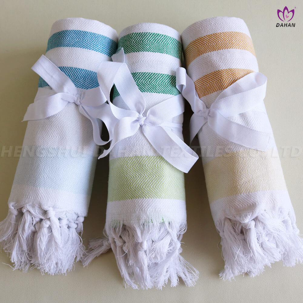 100%Cotton tassels yarn-dyed beach towel.