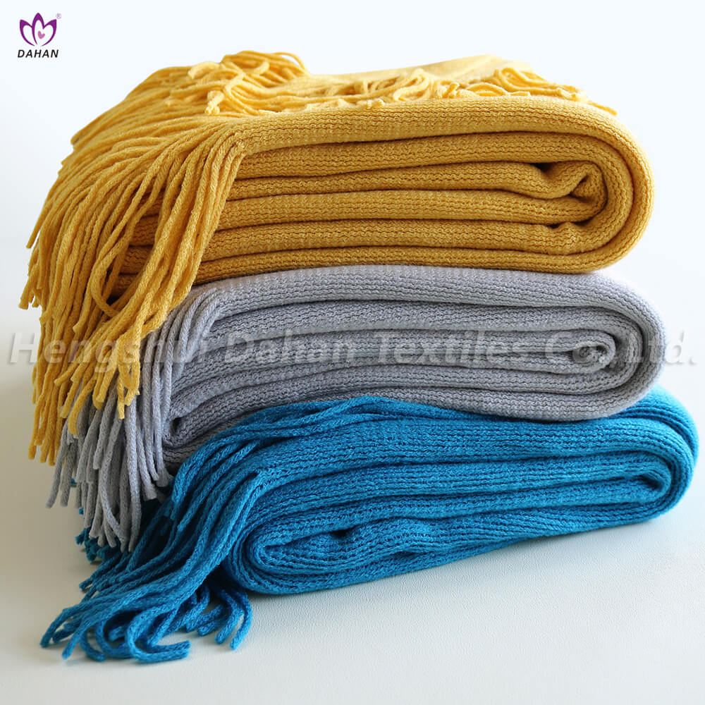 BK316 100%Acrylic tassel blankets .