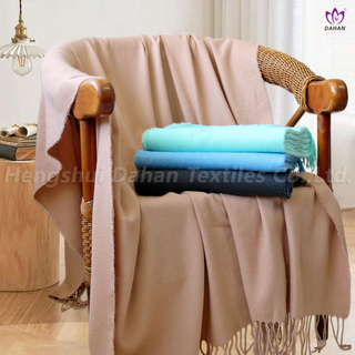 BK335 100%Acrylic tassel blankets .