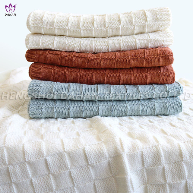 BK309 100% Acrylic knitted blanket .