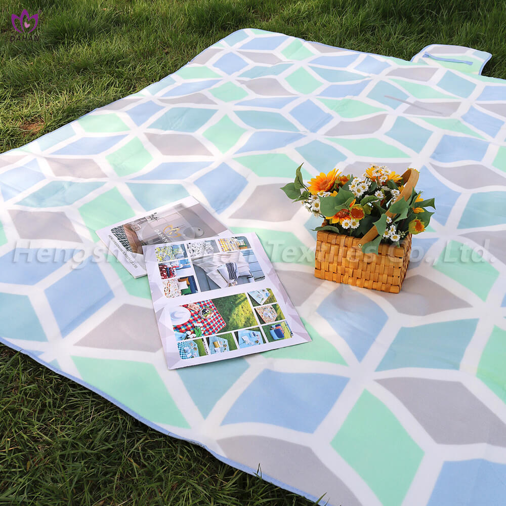  Waterproof printed picnic mat. PC83