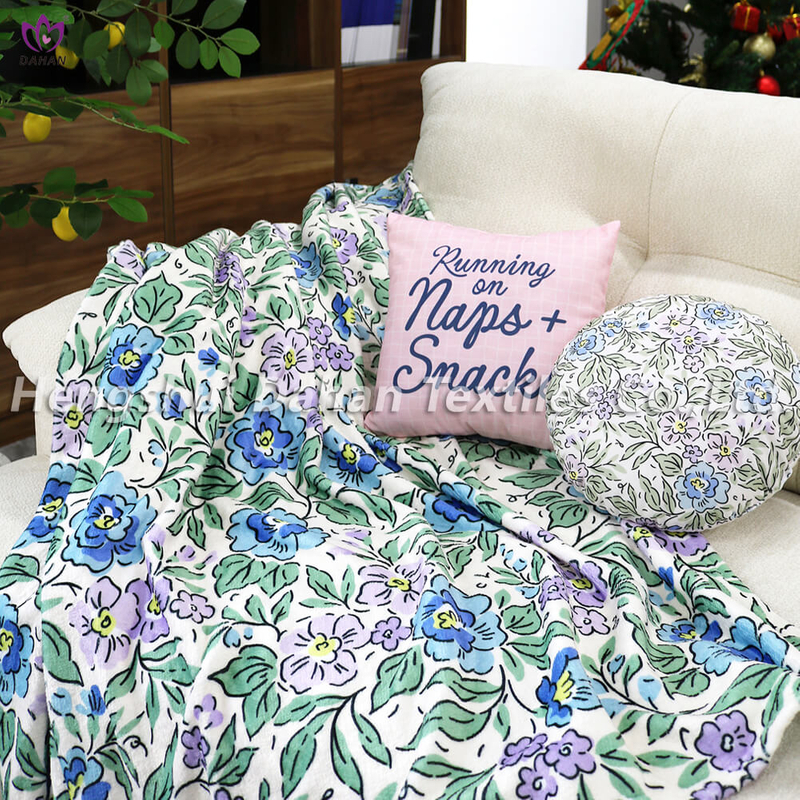 BK397 Flannel printed blanket and pillow. 