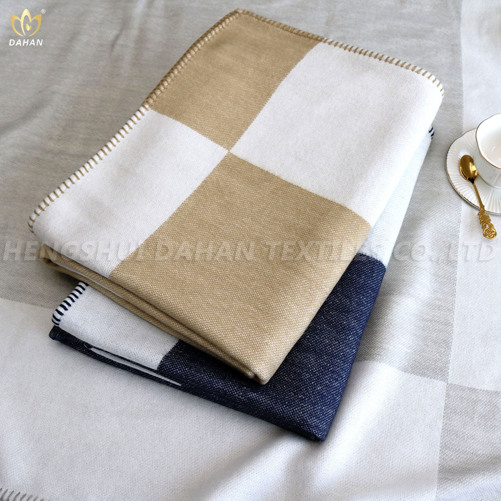 Double-sided jacquard blanket.