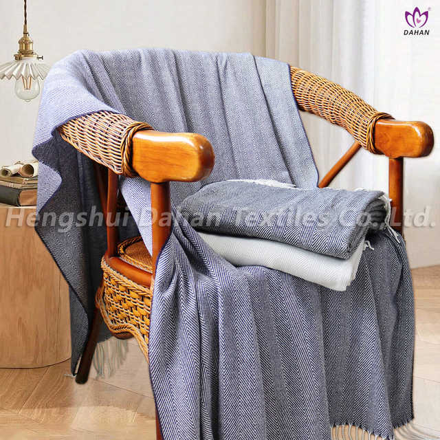 100%Polyester tassel blankets .