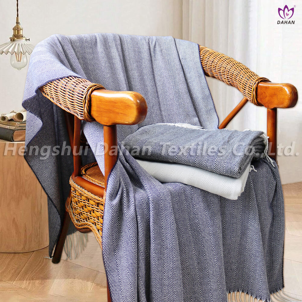 100%Polyester tassel blankets .