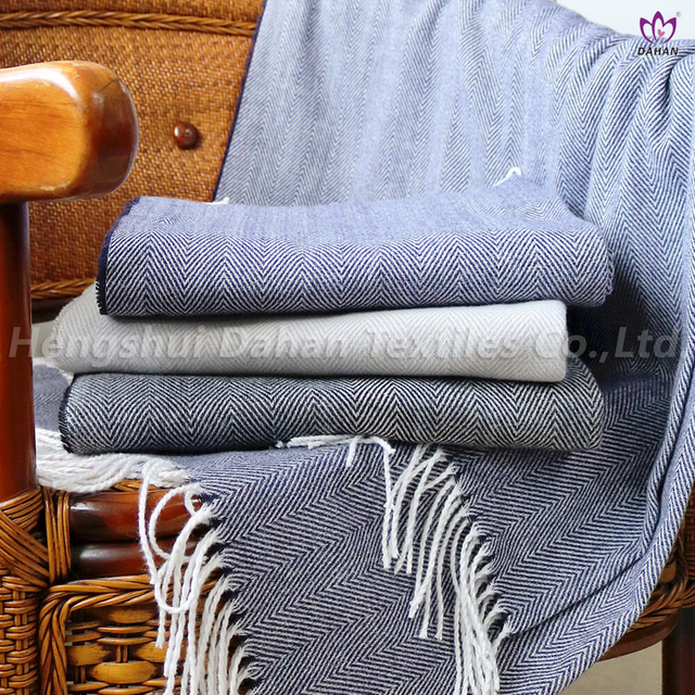 100%Polyester tassel blankets .