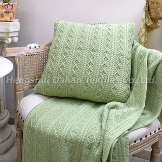 BK318 Knitted blanket and pillow .