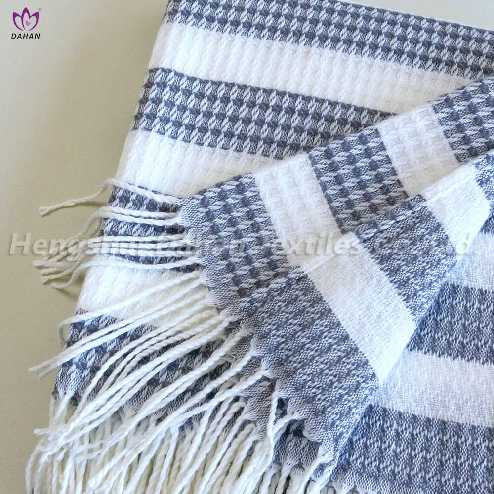 BK286 Yarn-dyed tassel blanket.