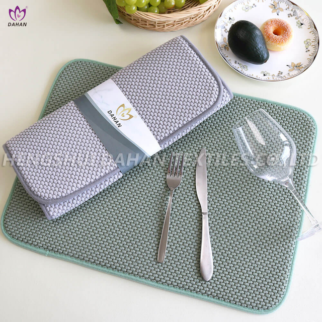 PM84 Solid color drying mat.