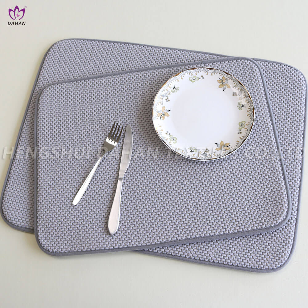 PM84 Solid color drying mat.