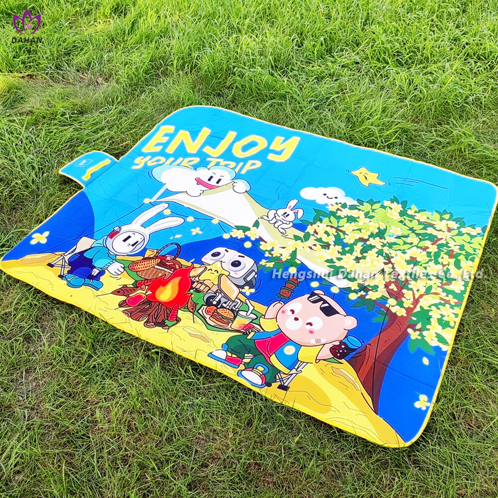 Printed waterproof picnic mat Outdoor picnic blanket made in China. PC45