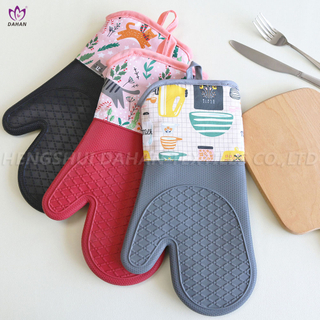 Silicone printed gloves