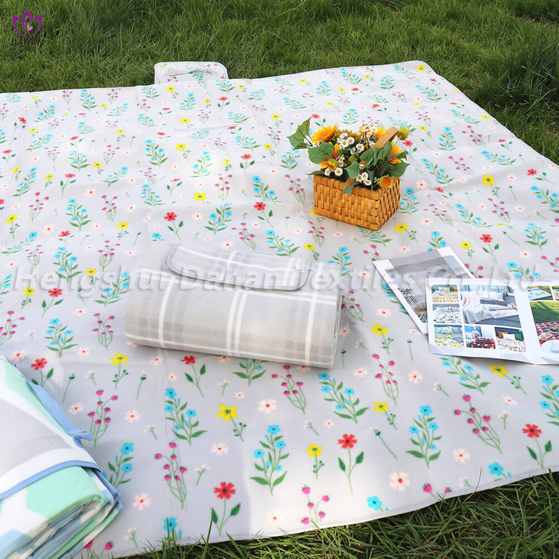 Waterproof printed picnic mat. PC83