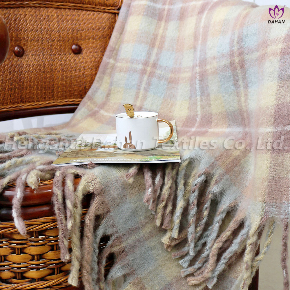 BK332 Mohair tassel blanket.