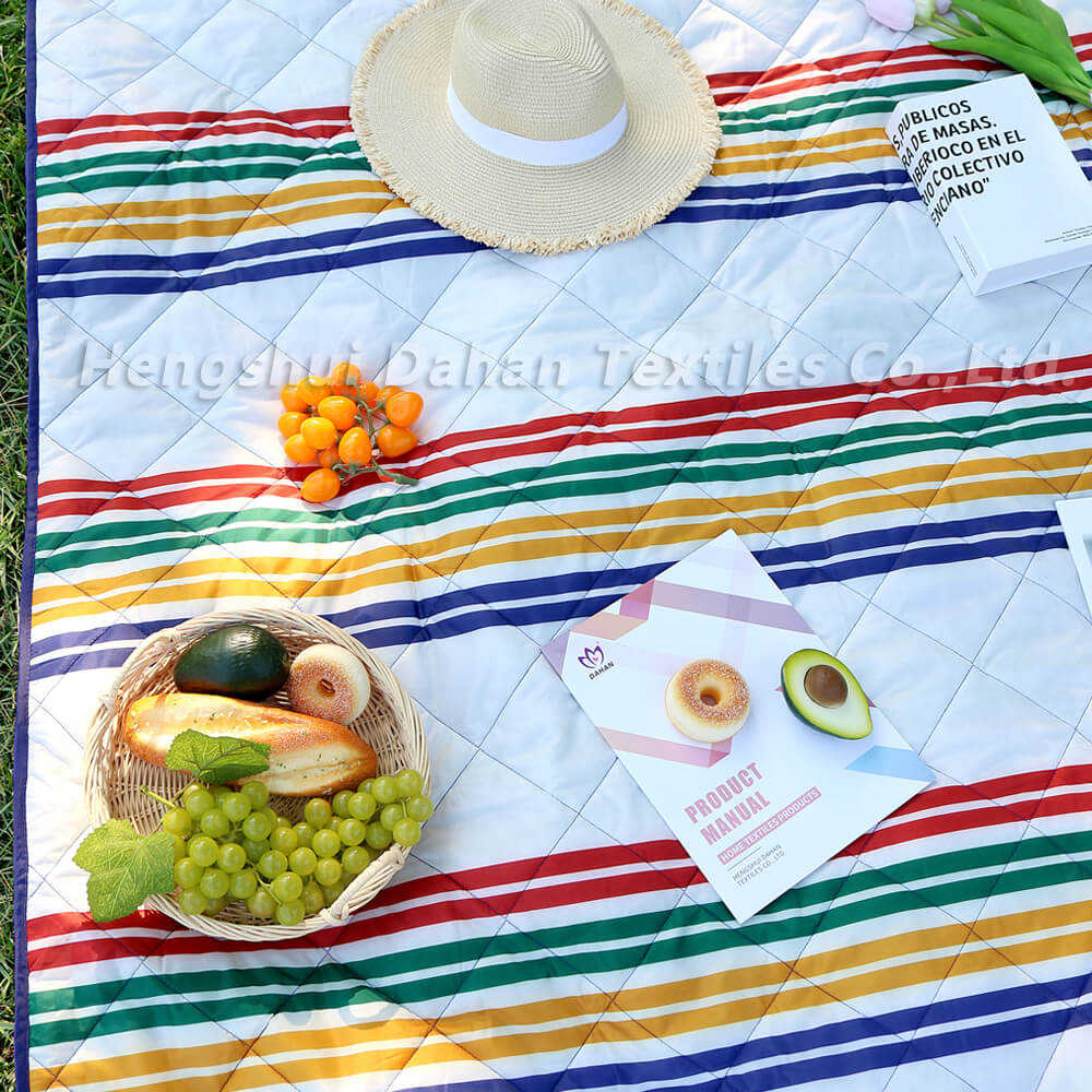  Waterproof printing picnic mat .PC56