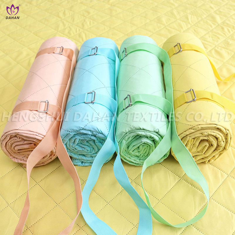  Macaron color picnic mat. PC78