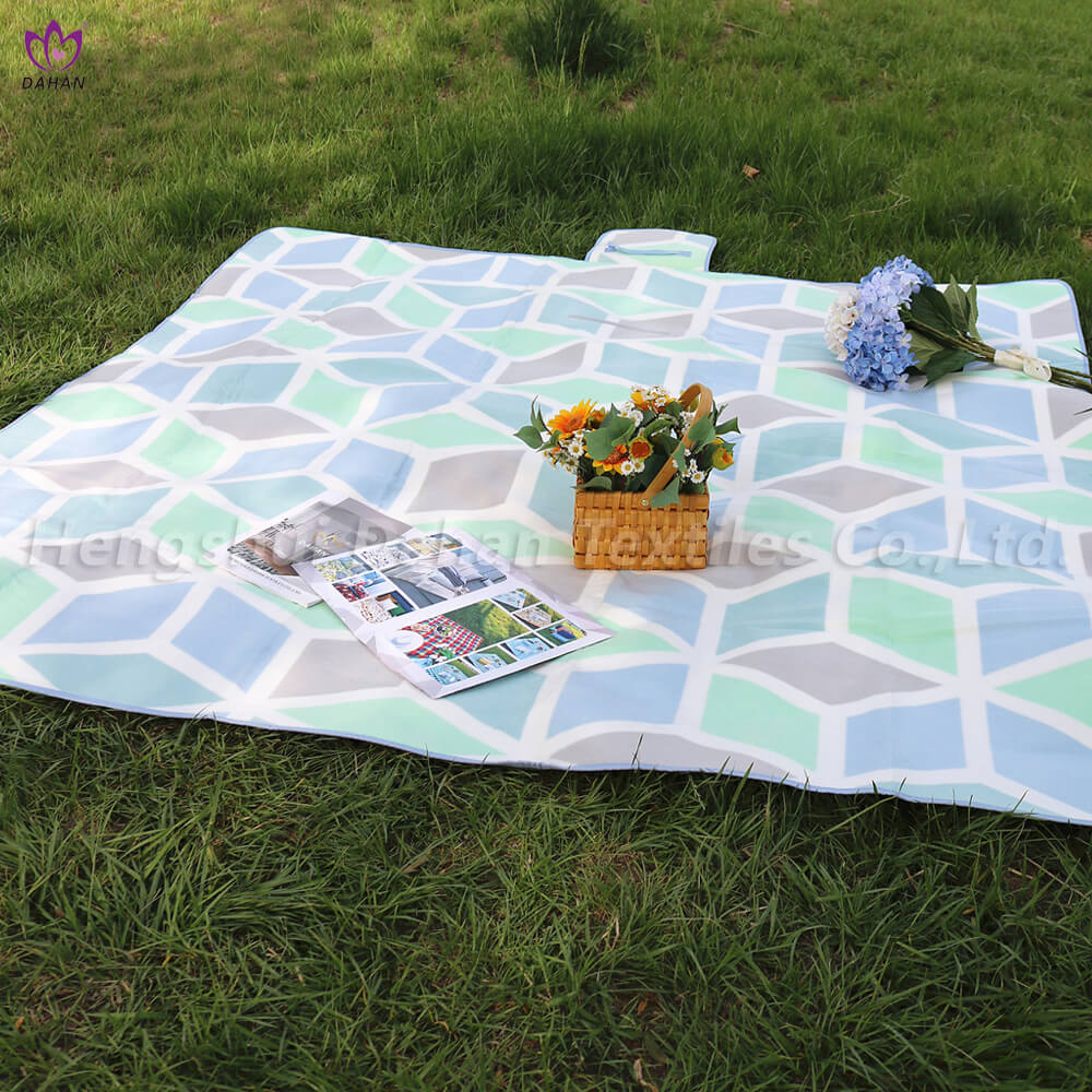  Waterproof printed picnic mat. PC83