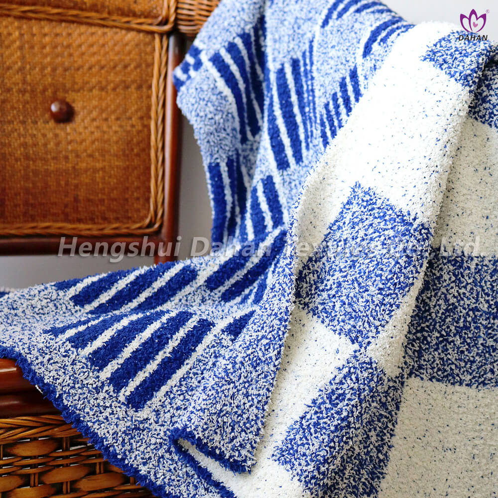 BK337 Double side knitted blanket .