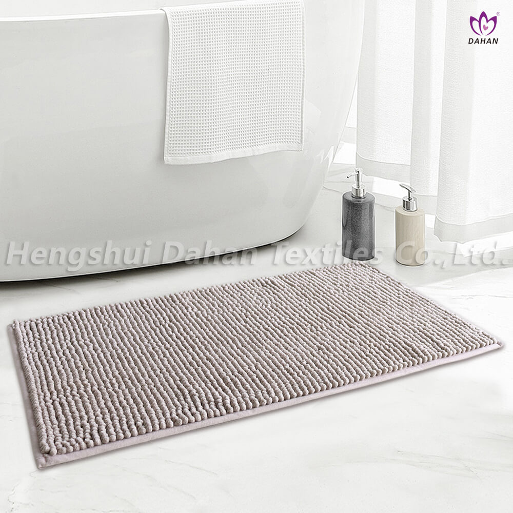 TT044 Chenille bath mat.
