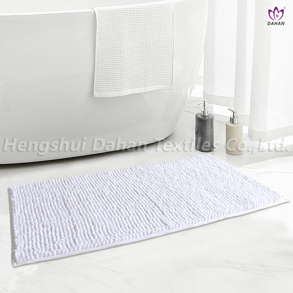 TT044 Chenille bath mat.