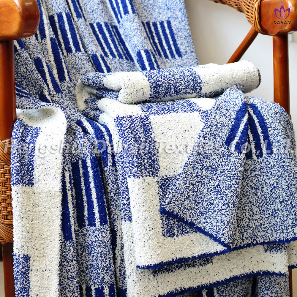 BK337 Double side knitted blanket .