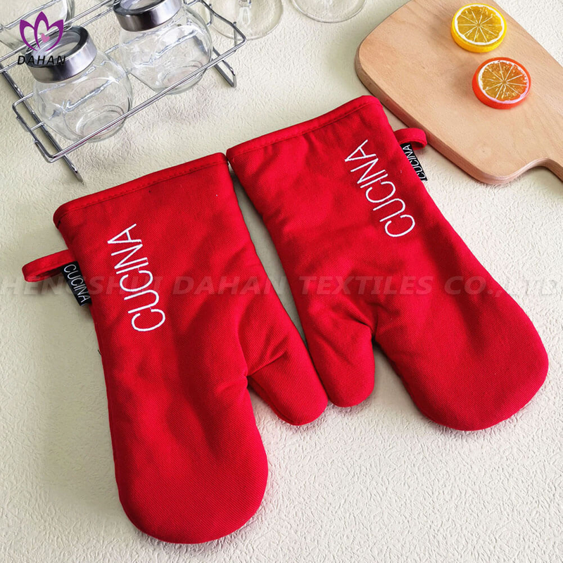 AGP204 100% cotton twill embroidery glove.