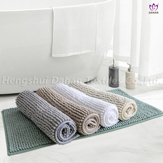 TT044 Chenille bath mat.