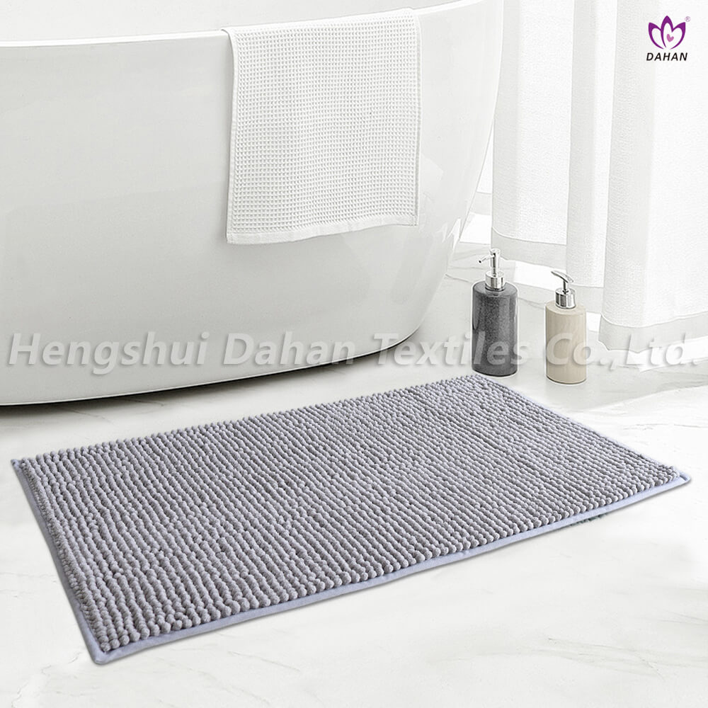 TT044 Chenille bath mat.