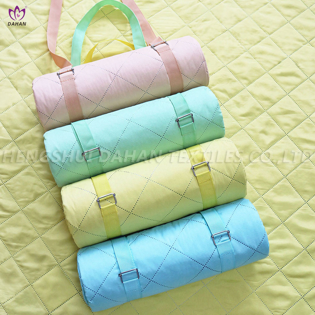 Macaron color picnic mat. PC78