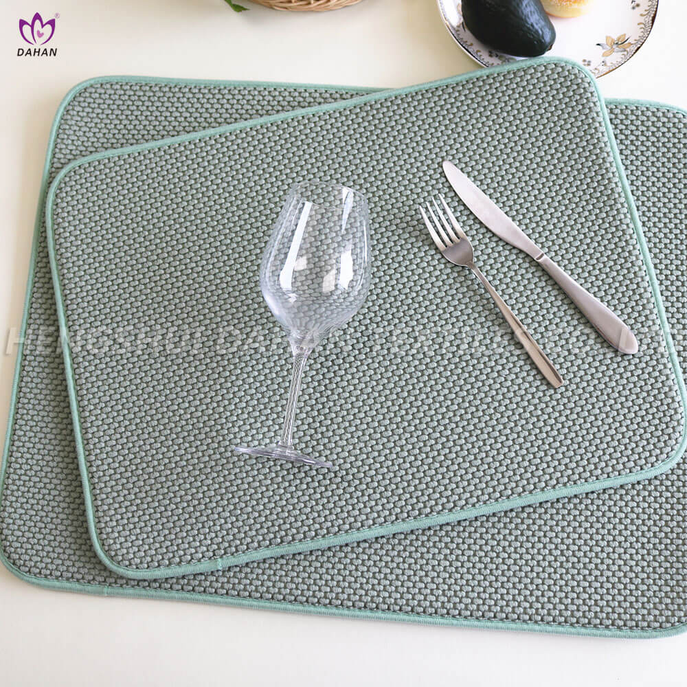 PM84 Solid color drying mat.